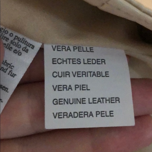 MaxMara leather jacket w/ruffle collar. Never worn - Picture 5 of 6